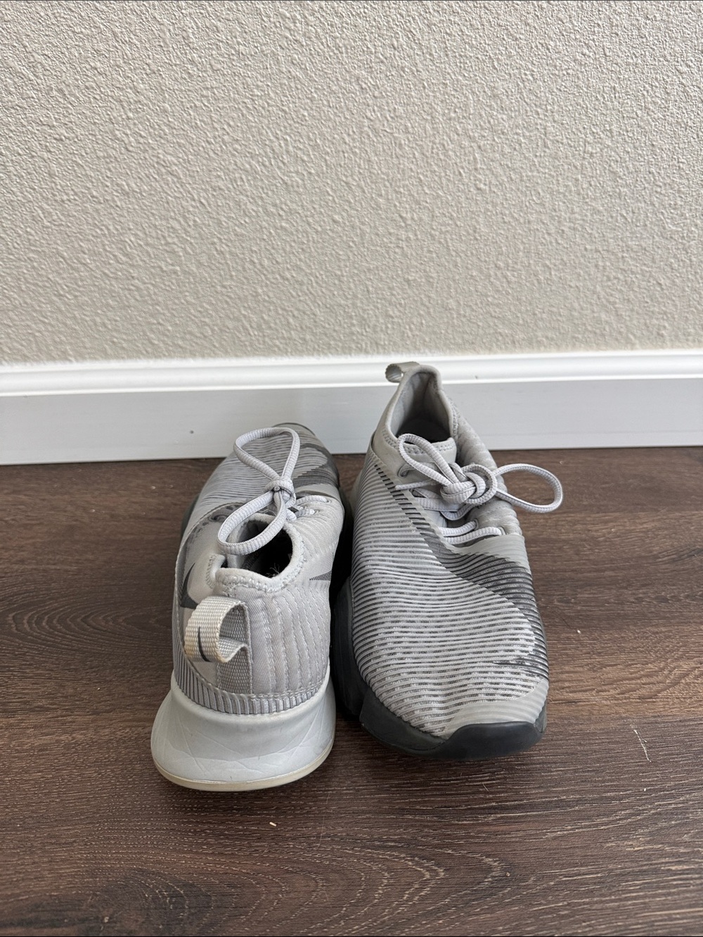Nike women’s superrep in grey